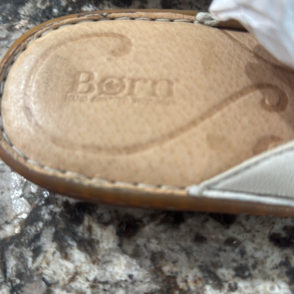Born ivory shoes, size 9, like new condition, worn once. - Picture 5 of 5